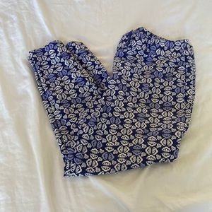 Ann Taylor Loft Woman’s Blue and White Patterned Marisa Capris Size 8
